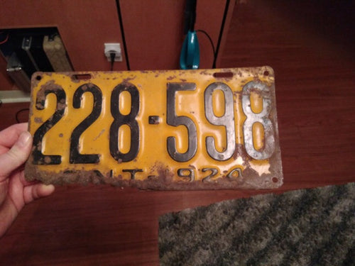 1924 Ontario License Plate